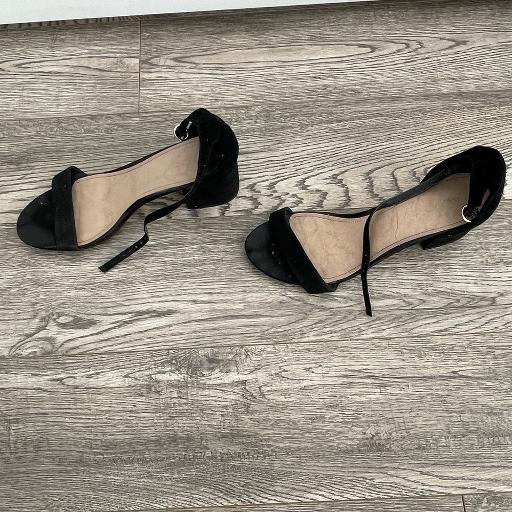 Aldo Black Suede 2” Block Sandal Heels - size US 7.5